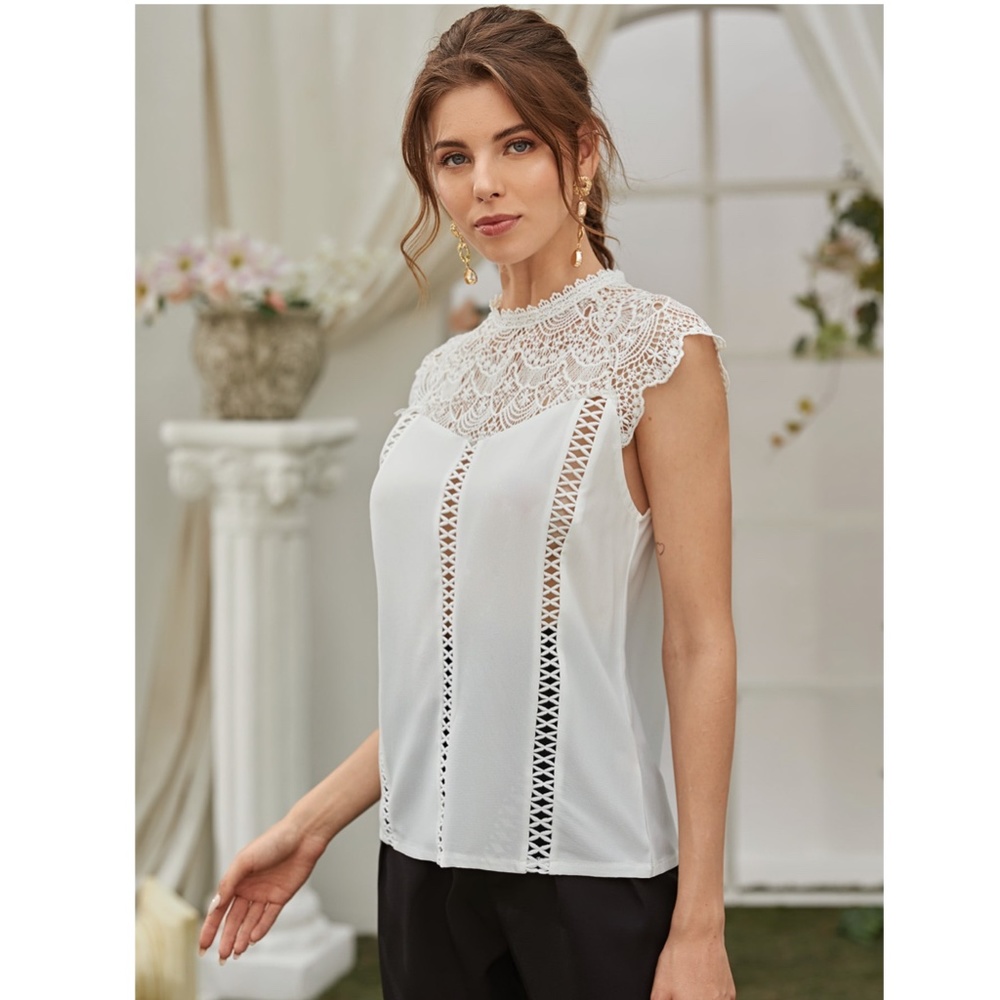 Lace Detail White Sleeveless Top - Picture 5 of 13